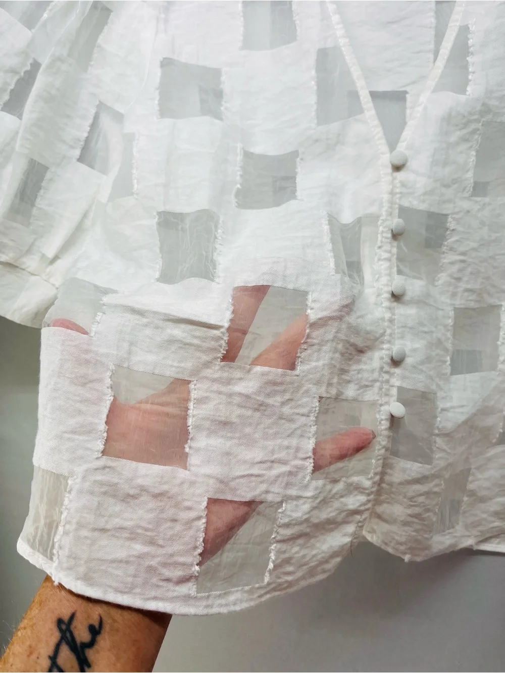 Zara White Sheer Check V-Neck Short Sleeve Blouse
